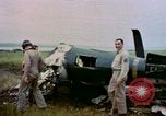 Immagine di Scatafascio American Vought FG-1D Corsair aereo Nagasaki Giappone, 1945, secondo 25 filmato di repertorio 65675055939