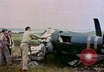 Immagine di Scatafascio American Vought FG-1D Corsair aereo Nagasaki Giappone, 1945, secondo 32 filmato di repertorio 65675055939