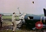 Immagine di Scatafascio American Vought FG-1D Corsair aereo Nagasaki Giappone, 1945, secondo 34 filmato di repertorio 65675055939