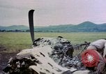 Immagine di Scatafascio American Vought FG-1D Corsair aereo Nagasaki Giappone, 1945, secondo 45 filmato di repertorio 65675055939