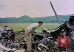 Immagine di Scatafascio American Vought FG-1D Corsair aereo Nagasaki Giappone, 1945, secondo 51 filmato di repertorio 65675055939