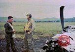 Immagine di Scatafascio American Vought FG-1D Corsair aereo Nagasaki Giappone, 1945, secondo 55 filmato di repertorio 65675055939