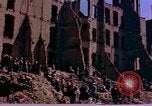 Image brigade de godet Berlin Allemagne, 1945, de la seconde 7 séquences d'archives historiques vidéo 65675055949