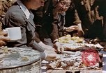 Standbild Sieg in Europa Tag Feier Deutschland, 1945, aus Sekunde 21 historischem Filmmaterial Videoclip 65675055961