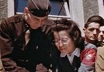Standbild Sieg in Europa Tag Feier Deutschland, 1945, aus Sekunde 33 historischem Filmmaterial Videoclip 65675055961