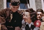 Standbild Sieg in Europa Tag Feier Deutschland, 1945, aus Sekunde 36 historischem Filmmaterial Videoclip 65675055961