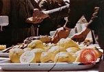 Standbild Sieg in Europa Tag Feier Deutschland, 1945, aus Sekunde 46 historischem Filmmaterial Videoclip 65675055961