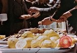 Standbild Sieg in Europa Tag Feier Deutschland, 1945, aus Sekunde 47 historischem Filmmaterial Videoclip 65675055961