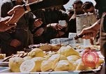 Standbild Sieg in Europa Tag Feier Deutschland, 1945, aus Sekunde 49 historischem Filmmaterial Videoclip 65675055961