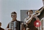 Image Célébration du Jour de la Victoire en Europe Allemagne, 1945, de la seconde 21 séquences d'archives historiques vidéo 65675055962