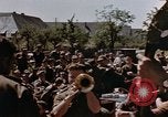 Image Célébration du Jour de la Victoire en Europe Allemagne, 1945, de la seconde 42 séquences d'archives historiques vidéo 65675055962
