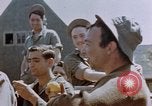 Image Célébration du Jour de la Victoire en Europe Allemagne, 1945, de la seconde 48 séquences d'archives historiques vidéo 65675055962