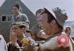 Image Célébration du Jour de la Victoire en Europe Allemagne, 1945, de la seconde 49 séquences d'archives historiques vidéo 65675055962
