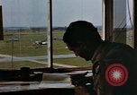 Image États-Unis aviateurs à l'aérodrome Allemagne, 1945, de la seconde 37 séquences d'archives historiques vidéo 65675055963