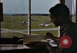 Image États-Unis aviateurs à l'aérodrome Allemagne, 1945, de la seconde 41 séquences d'archives historiques vidéo 65675055963