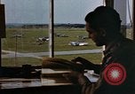 Image États-Unis aviateurs à l'aérodrome Allemagne, 1945, de la seconde 42 séquences d'archives historiques vidéo 65675055963