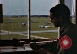 Image États-Unis aviateurs à l'aérodrome Allemagne, 1945, de la seconde 45 séquences d'archives historiques vidéo 65675055963