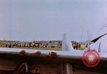 Image États-Unis aviateurs à l'aérodrome Allemagne, 1945, de la seconde 28 séquences d'archives historiques vidéo 65675055964