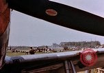 Image États-Unis aviateurs à l'aérodrome Allemagne, 1945, de la seconde 36 séquences d'archives historiques vidéo 65675055964