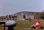 Image États-Unis aviateurs à l'aérodrome Allemagne, 1945, de la seconde 37 séquences d'archives historiques vidéo 65675055964