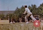 Image États-Unis aviateurs à l'aérodrome Allemagne, 1945, de la seconde 56 séquences d'archives historiques vidéo 65675055964