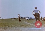 Image États-Unis aviateurs à l'aérodrome Allemagne, 1945, de la seconde 30 séquences d'archives historiques vidéo 65675055966