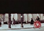 Immagine di I civili portano legna da ardere Berlino Germania, 1945, secondo 49 filmato di repertorio 65675055970