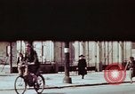 Immagine di I civili portano legna da ardere Berlino Germania, 1945, secondo 51 filmato di repertorio 65675055970