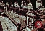 Immagine di Bomba ha danneggiato sports palace Berlino Germania, 1945, secondo 15 filmato di repertorio 65675055971