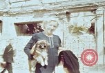 Immagine di Donna tedesca Berlino Germania, 1945, secondo 1 filmato di repertorio 65675055972