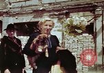 Immagine di Donna tedesca Berlino Germania, 1945, secondo 10 filmato di repertorio 65675055972