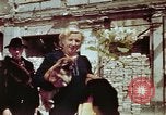 Immagine di Donna tedesca Berlino Germania, 1945, secondo 12 filmato di repertorio 65675055972