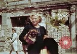 Immagine di Donna tedesca Berlino Germania, 1945, secondo 14 filmato di repertorio 65675055972
