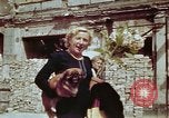 Immagine di Donna tedesca Berlino Germania, 1945, secondo 19 filmato di repertorio 65675055972