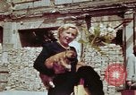 Immagine di Donna tedesca Berlino Germania, 1945, secondo 21 filmato di repertorio 65675055972