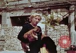 Immagine di Donna tedesca Berlino Germania, 1945, secondo 24 filmato di repertorio 65675055972