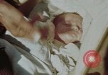 Immagine di Civili tedesco Berlino Germania, 1945, secondo 11 filmato di repertorio 65675055973