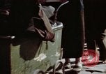 Immagine di Civili tedesco Berlino Germania, 1945, secondo 48 filmato di repertorio 65675055973