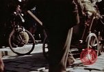 Immagine di Civili tedesco Berlino Germania, 1945, secondo 51 filmato di repertorio 65675055973