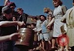 Immagine di La brigata della benna Berlino Germania, 1945, secondo 23 filmato di repertorio 65675055974