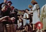 Immagine di La brigata della benna Berlino Germania, 1945, secondo 38 filmato di repertorio 65675055974