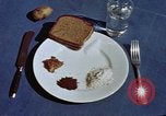 Immagine di Media Berliner razione Berlino Germania, 1945, secondo 58 filmato di repertorio 65675055976