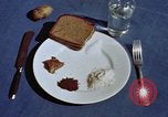 Immagine di Media Berliner razione Berlino Germania, 1945, secondo 61 filmato di repertorio 65675055976