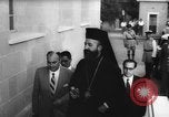 Standbild Bischof Makarios Nikosia Zypern, 1955, aus Sekunde 12 historischem Filmmaterial Videoclip 65675055989