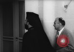 Standbild Bischof Makarios Nikosia Zypern, 1955, aus Sekunde 15 historischem Filmmaterial Videoclip 65675055989