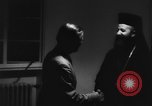 Standbild Bischof Makarios Nikosia Zypern, 1955, aus Sekunde 17 historischem Filmmaterial Videoclip 65675055989