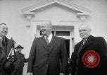 Standbild Louis St Laurent White Sulphur Springs West Virginia USA, 1956, aus Sekunde 15 historischem Filmmaterial Videoclip 65675055999