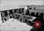Image les électeurs se sont ensuite rangés l'Égypte, 1953, de la seconde 1 séquences d'archives historiques vidéo 65675056002