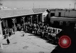 Image les électeurs se sont ensuite rangés l'Égypte, 1953, de la seconde 3 séquences d'archives historiques vidéo 65675056002