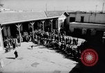 Image les électeurs se sont ensuite rangés l'Égypte, 1953, de la seconde 4 séquences d'archives historiques vidéo 65675056002